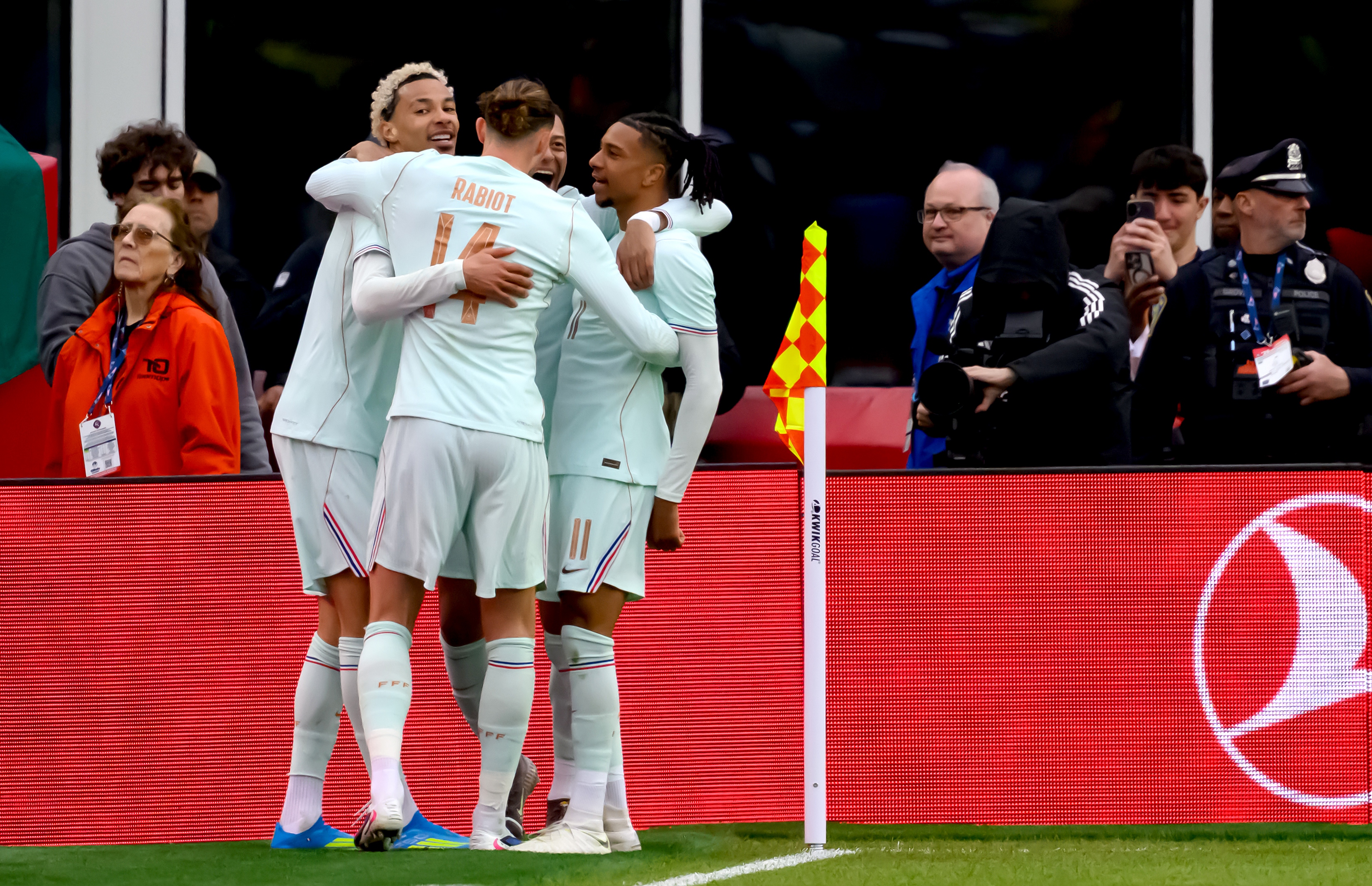 Sme li ovakav napad, Didije? Francuzi u promo meču pokazali put Brazilcima