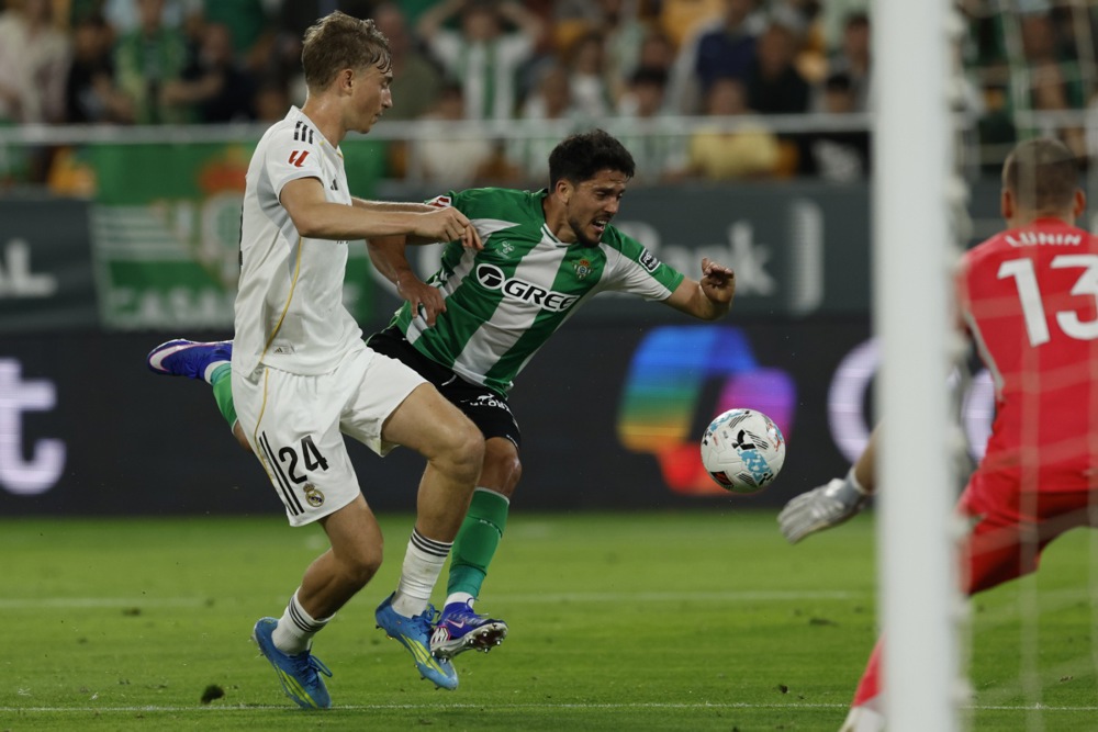 Surovi Beljarin ostavio Real bez dva boda, Betis do remija u nadoknadi vremena!