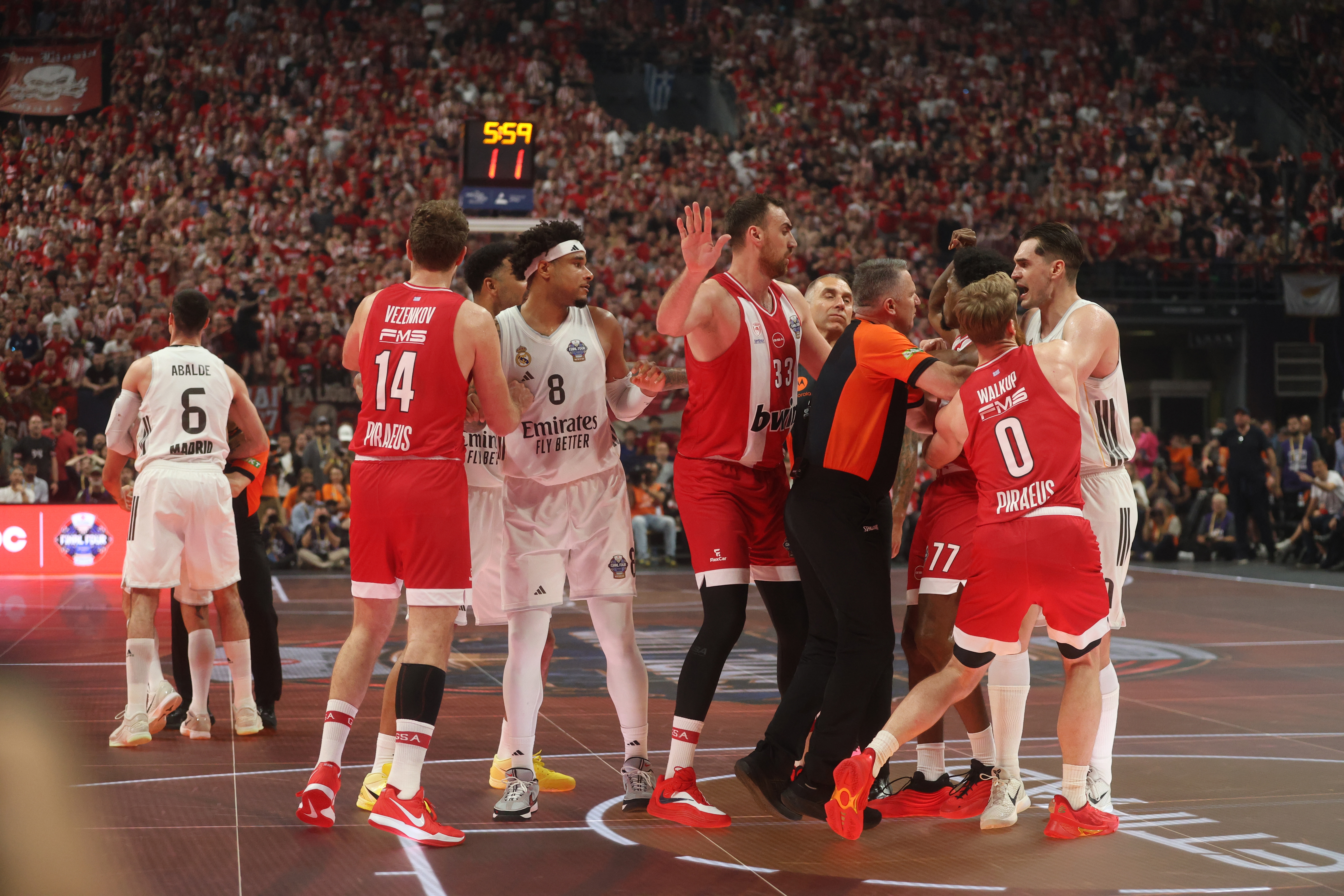 Španac besan posle finala Evrolige: "Sudije lažnog takmičenja nas pokrale, bolje da idemo u NBA"