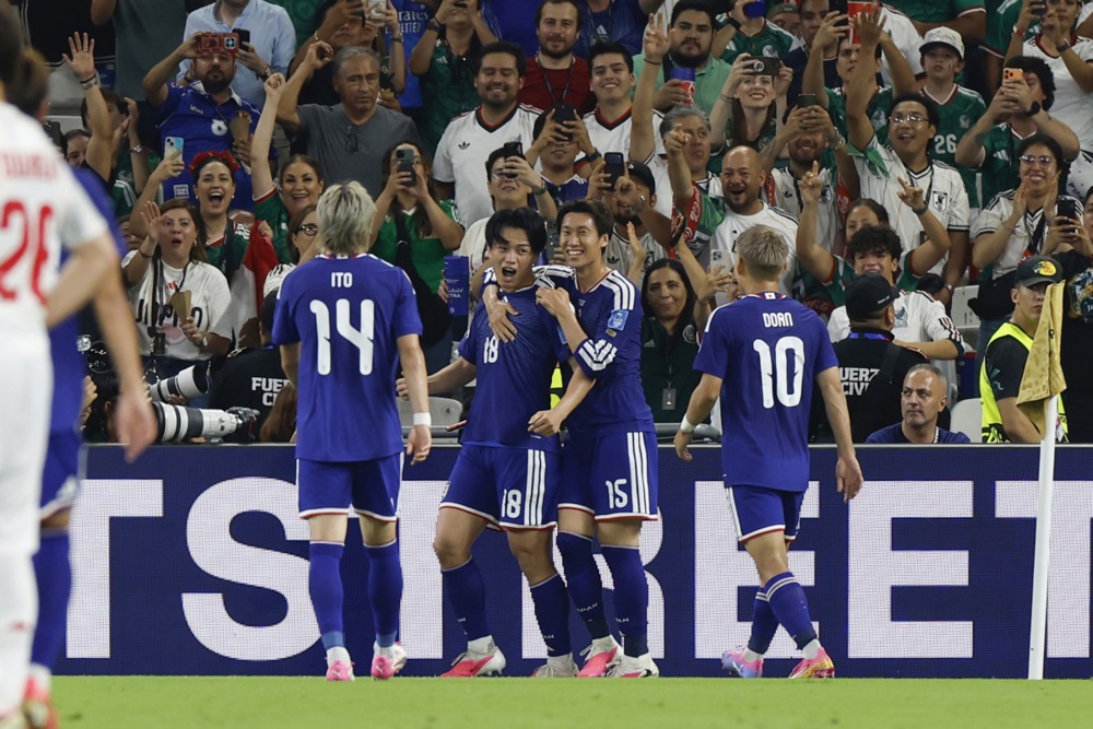 (VIDEO) Ueda poput Mesija, Japan kao Barselona - Tunis pred očima Kedire ponižen u Montereju