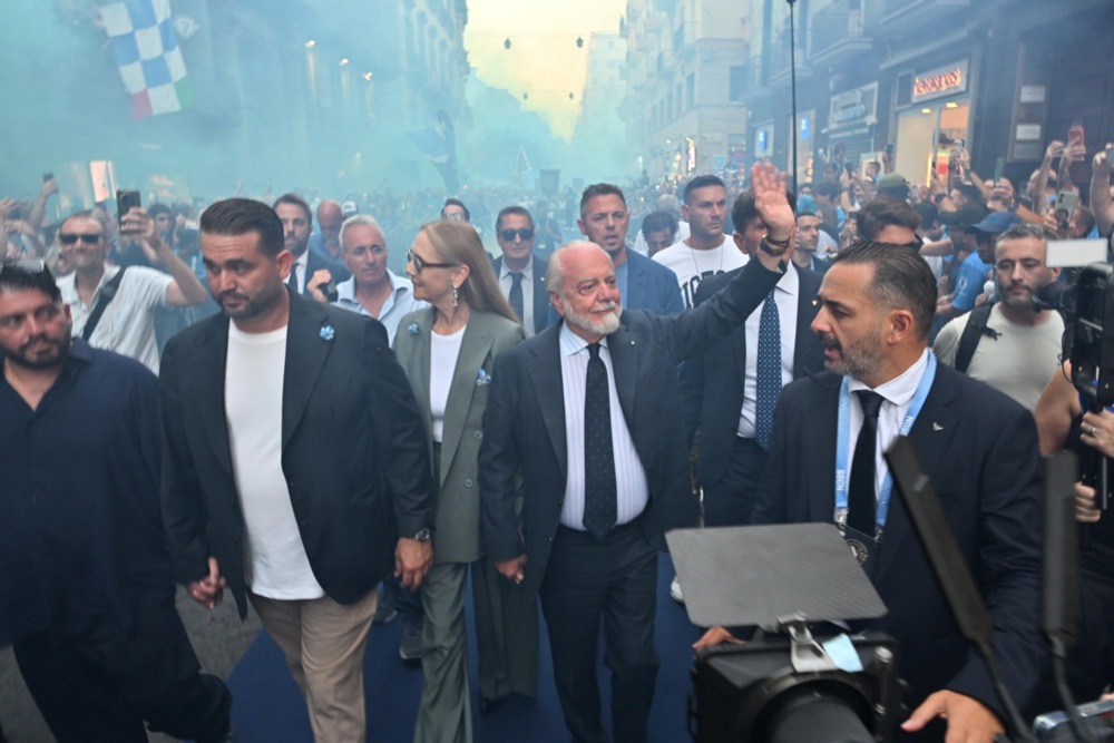 Fešta u Napulju - De Laurentis najavio još jači Napoli: ''Alegri, razumeš li ti to?''