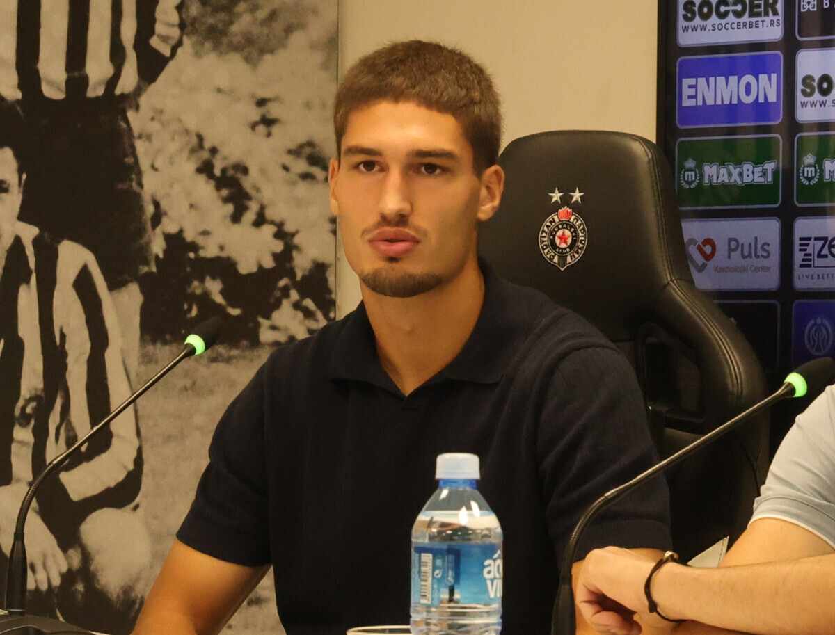 Simić pred Tobol: "Lako primamo golove, odbrana nije samo posao poslednje linije..."