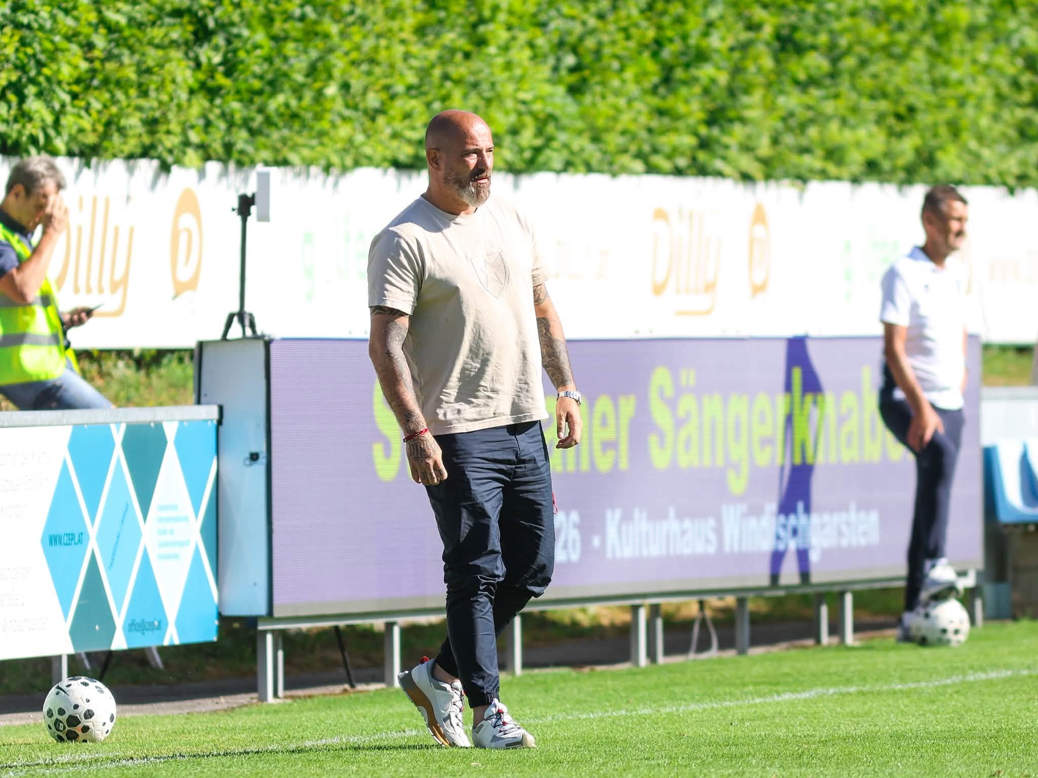 (VIDEO) Stanković u stilu Simeonea, ljut na igrače: "Ovako se ne igra za Zvezdu!"
