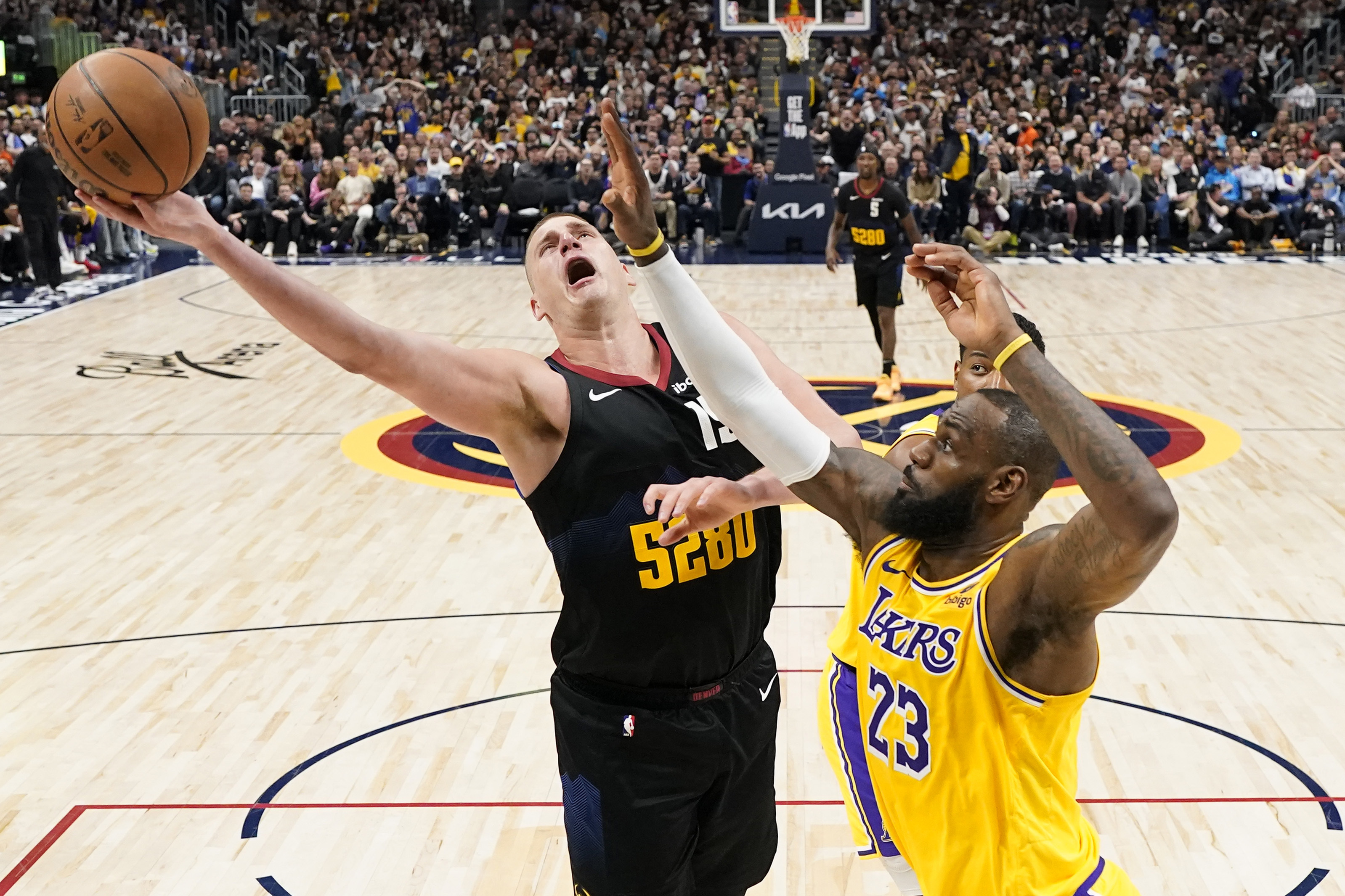 Lebron i Jokić u istom timu?!