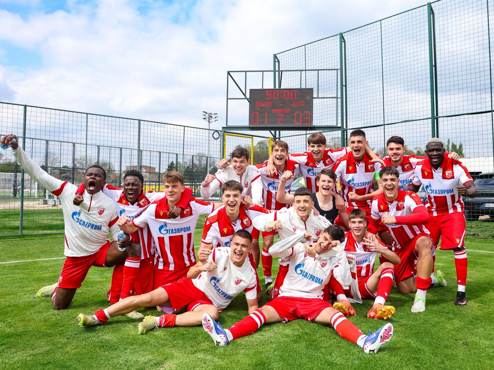 Zvezda dobila omladinski derbi na Teleoptiku, titula sve bliža!