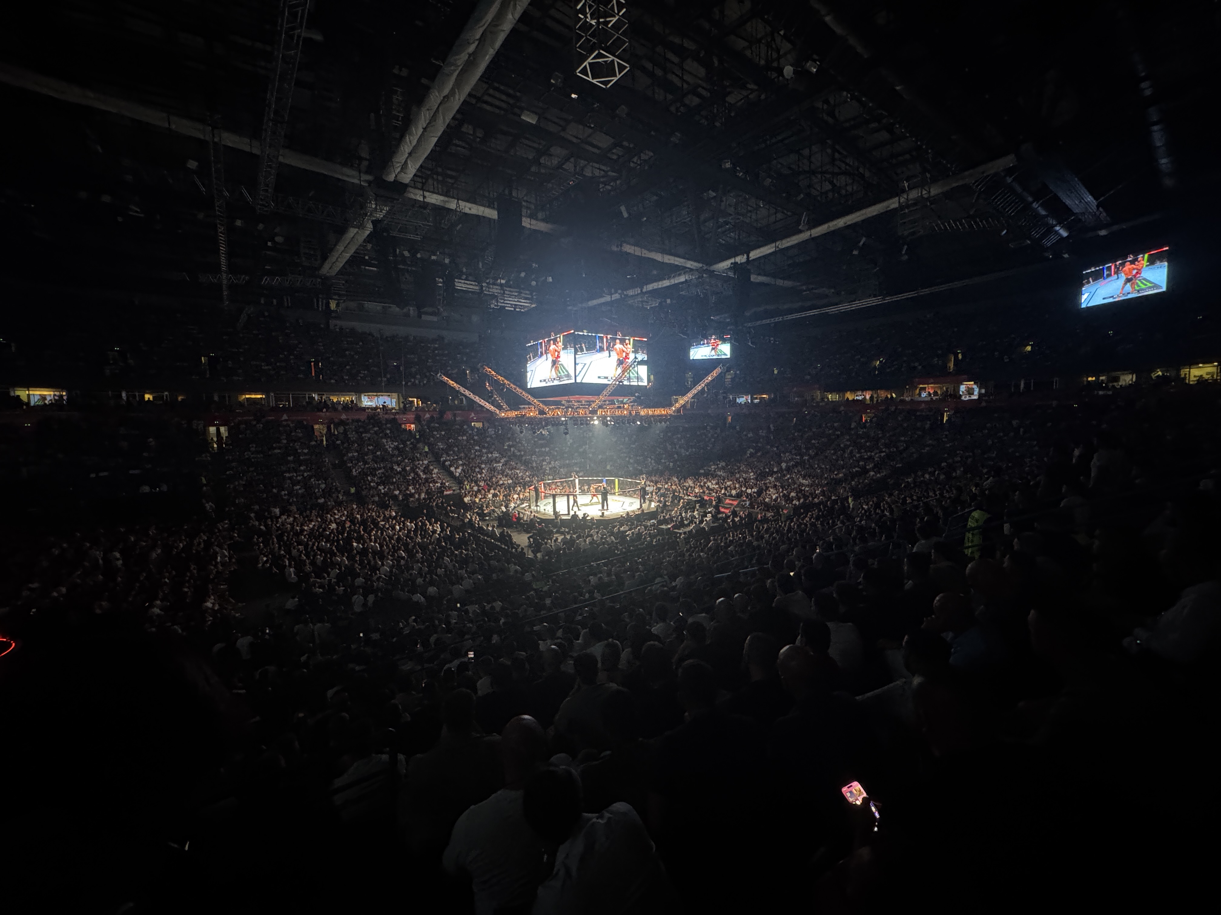Posle UFC-a u Beogradu, njih četvoro je otišlo s bonusima od po 100.000 dolara