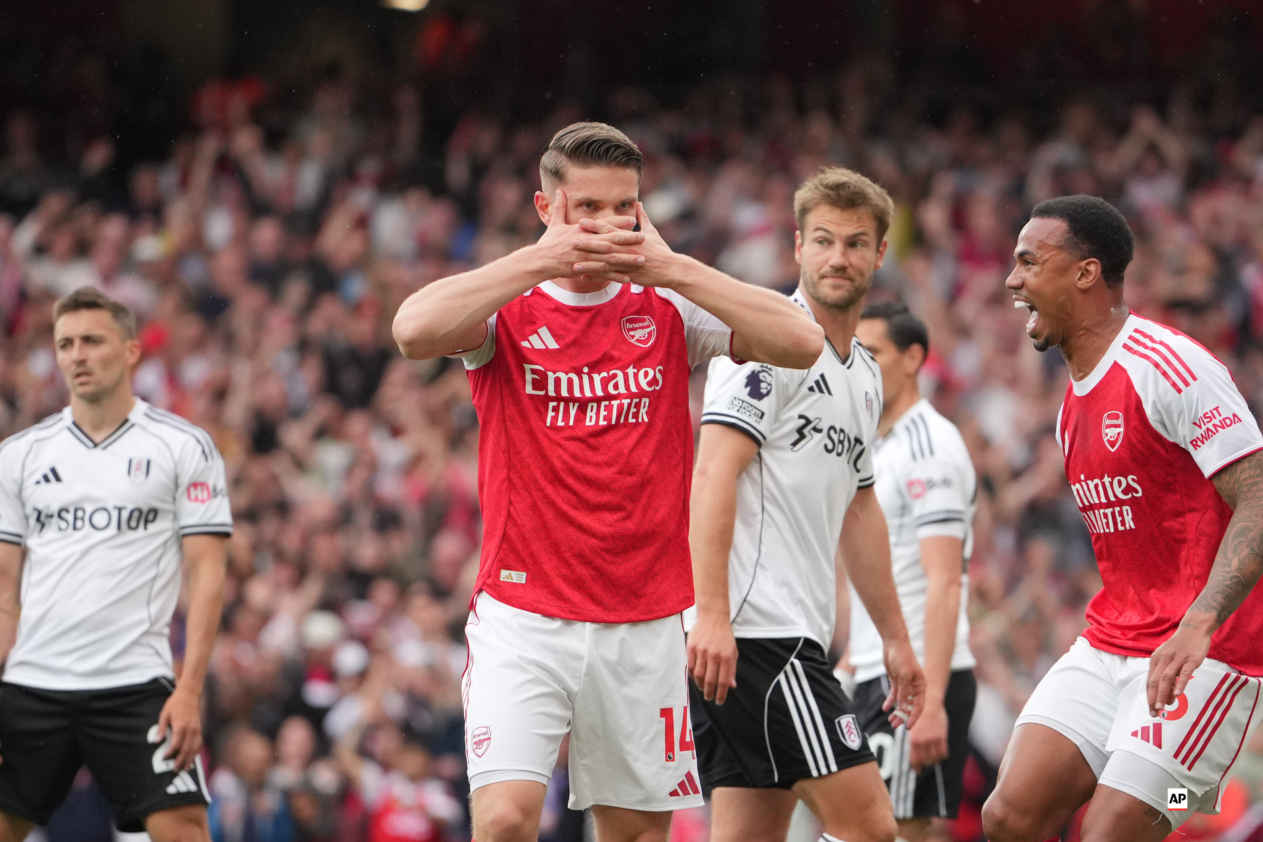 I konačno Arsenal - Fulam "razbijen", a Siti stavljen pod ogroman pritisak (VIDEO)