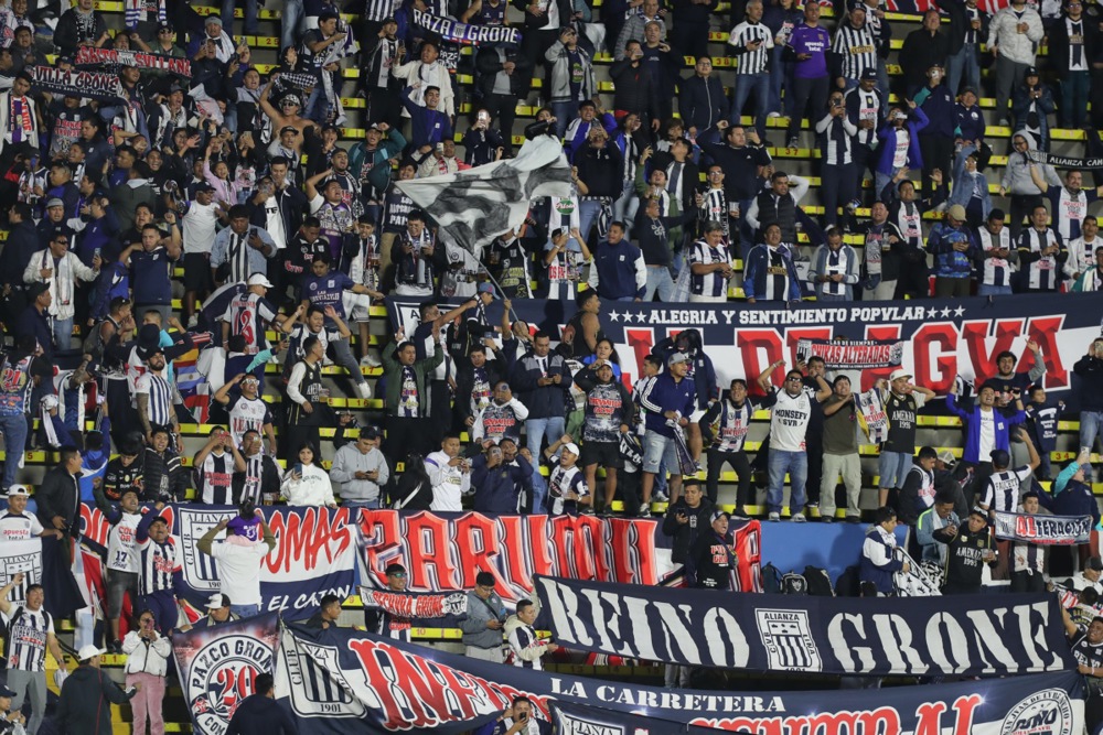 Katastrofa u Limi, jedna osoba poginula, 47 povređenih pred fudbalsku utakmicu