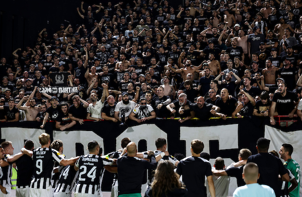 TVITOVI - Navijači Partizanu predviđaju borbu za četvrto mesto