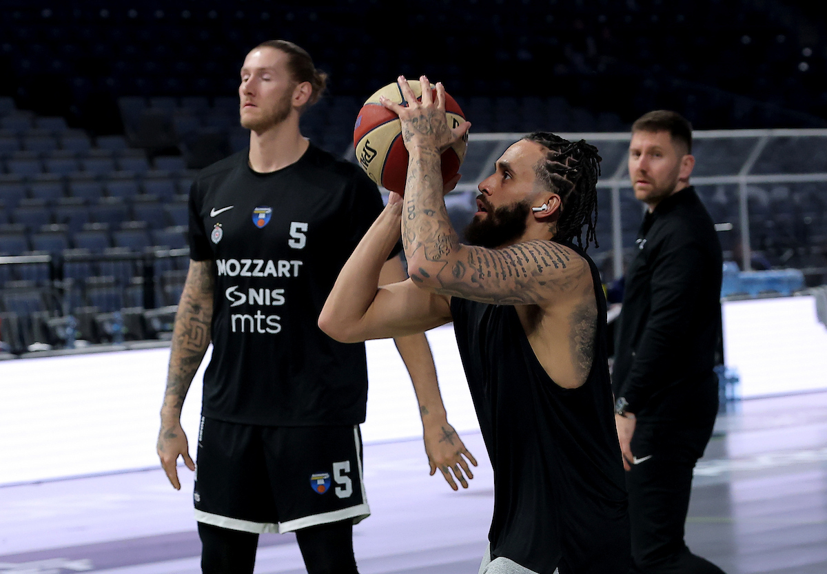 Vašington: "U derbiju nikad ne otpisujte protivnika! Da li ostajem? Ovo je prva situacija..."