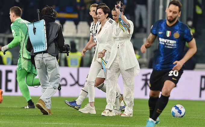Poluvreme - Ludnica u Torinu, Čalhanoglu iz ponovljenog penala ohladio Juventus
