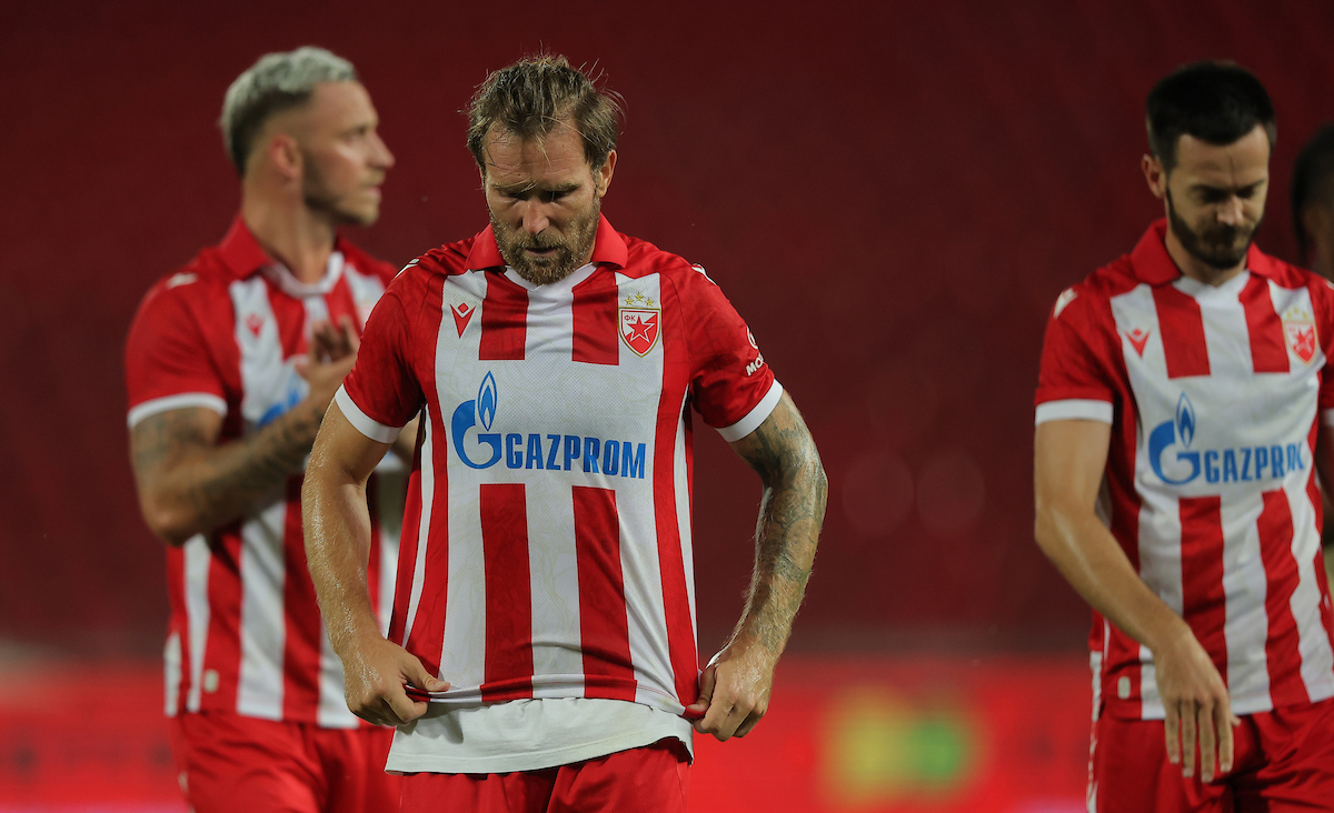 (VIDEO) Šta se dešavalo ispod severne tribine i kakvu su poruku Zvezdini igrači dobili posle meča?