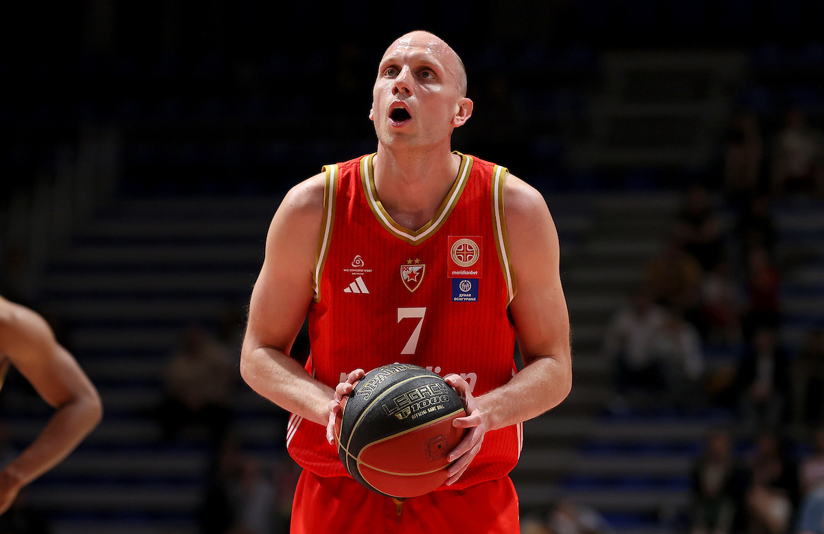 Dejan Davidovac i Crvena zvezda? Ostaje!